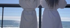 mother daughter ocean view