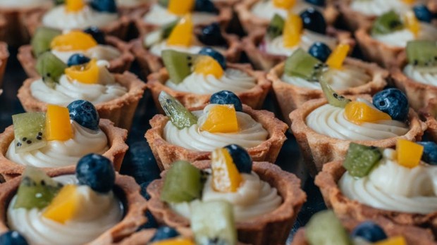 mini berry tarts